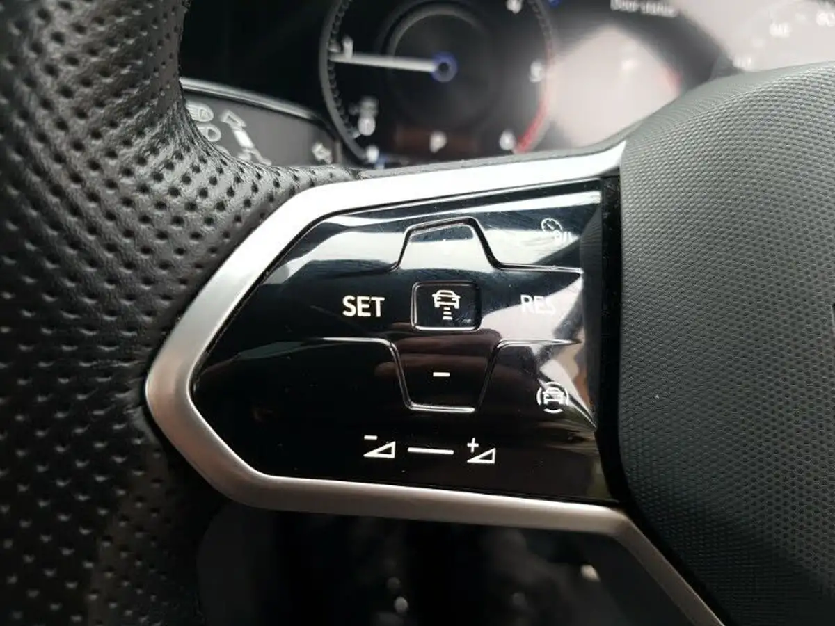 2022-volkswagen-touareg-30tdi-black-edition-286ps-big-14