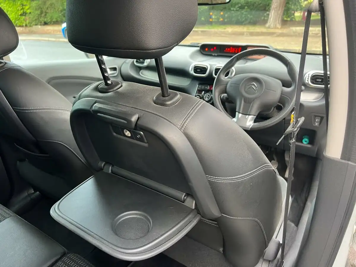 2016-citroen-c3-picasso-12-puretech-platinum-big-13