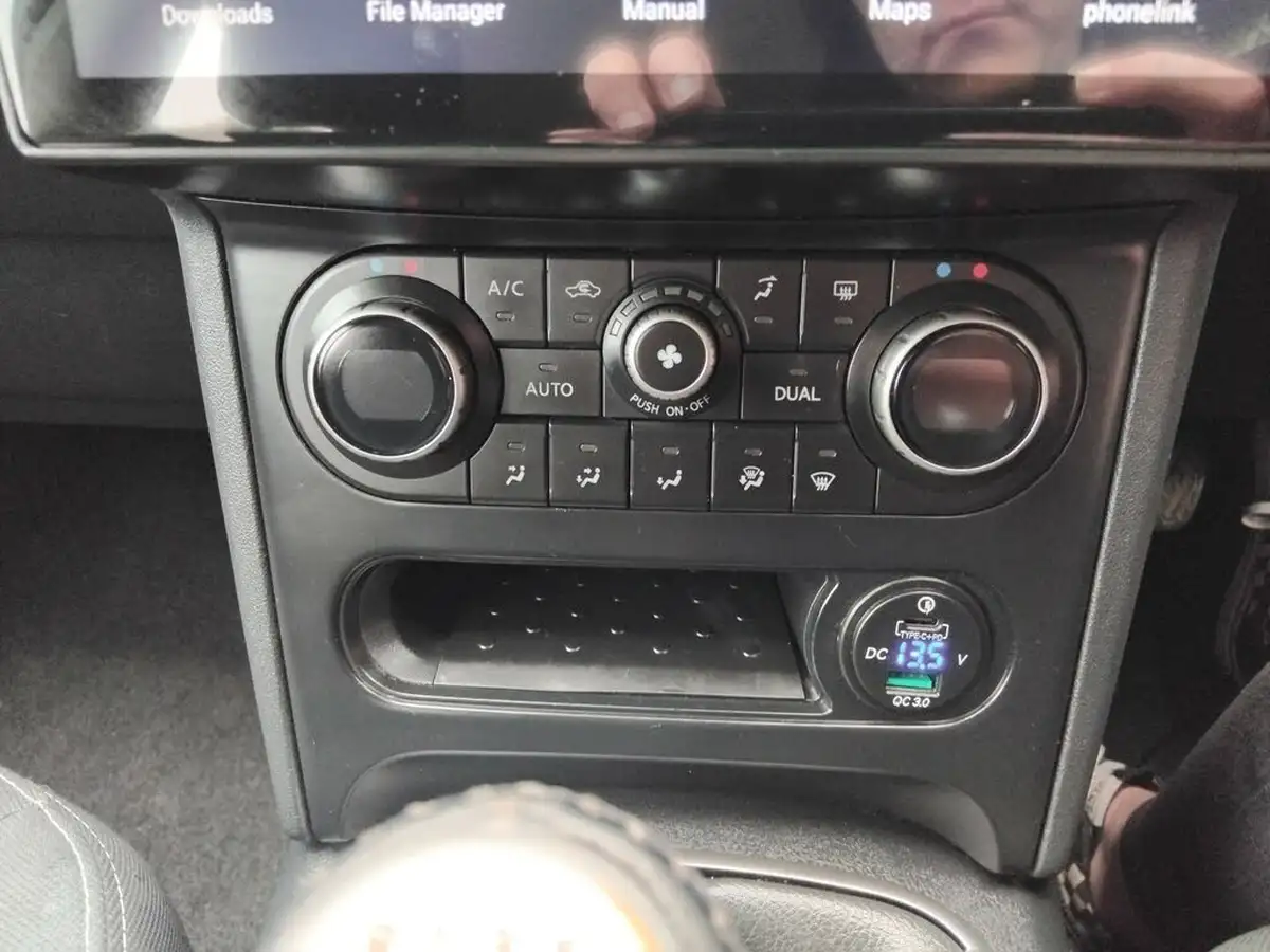 2012-nissan-qashqai-15td-acenta-big-15
