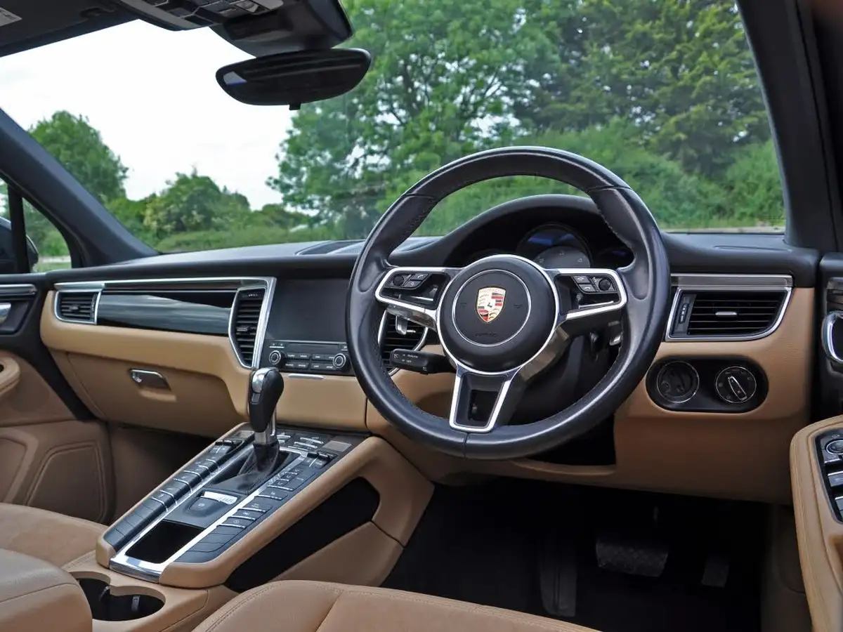 2017-porsche-macan-30td-s-ss-big-1