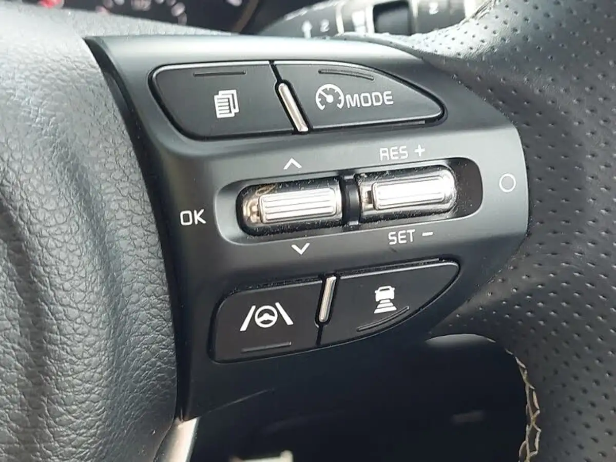 2024-kia-stonic-10-t-gdi-gt-line-s-98bhp-dct-big-14