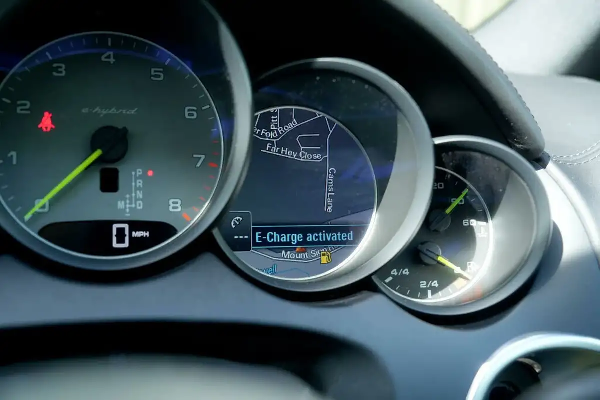 2016-porsche-cayenne-30-s-e-hybrid-big-51