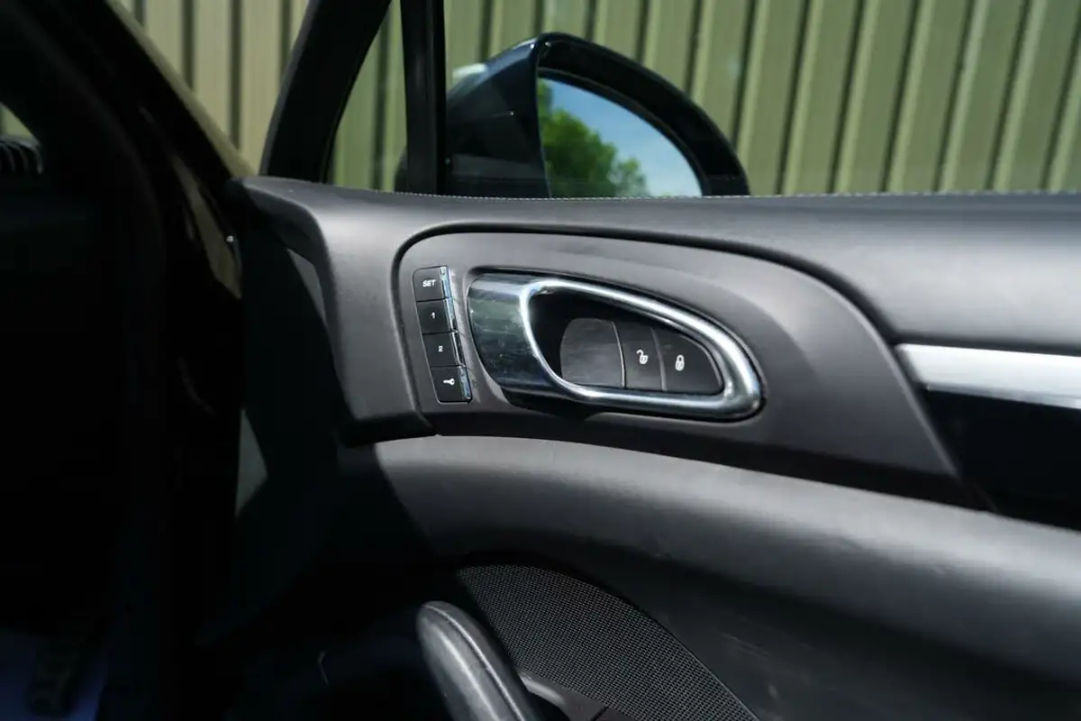 2016-porsche-cayenne-30-s-e-hybrid-big-27