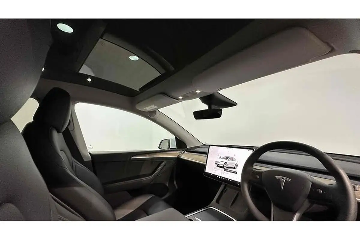 2023-tesla-model-y-e-rwd-big-31