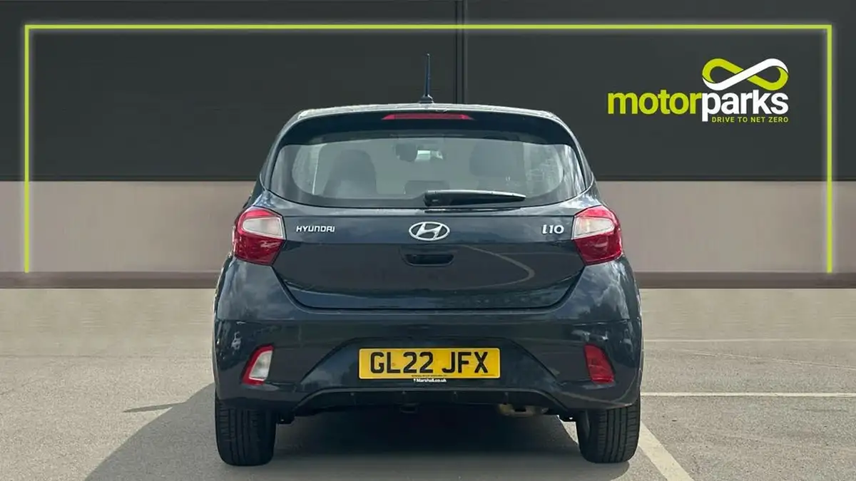 2022-hyundai-i10-12-se-connect-auto-big-3