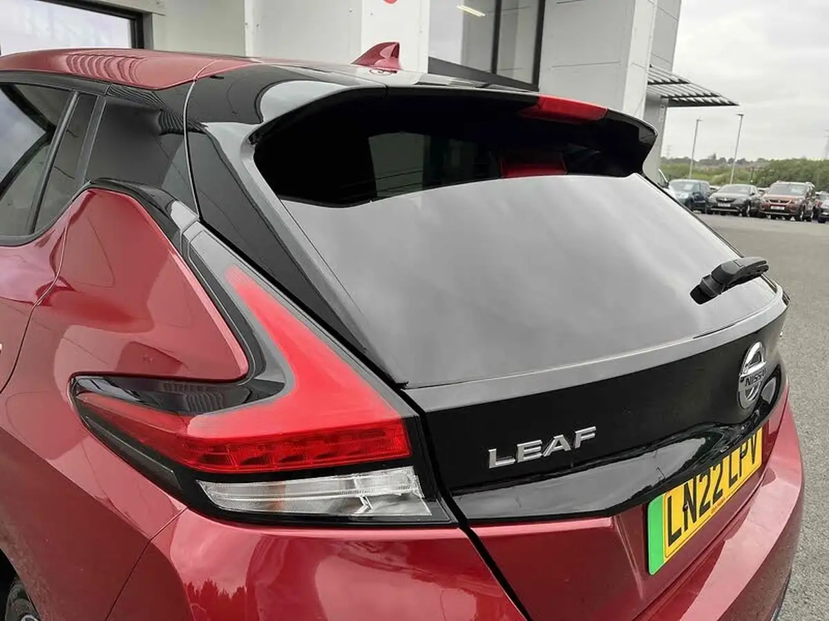 2022-nissan-leaf-e-e-tekna-big-31