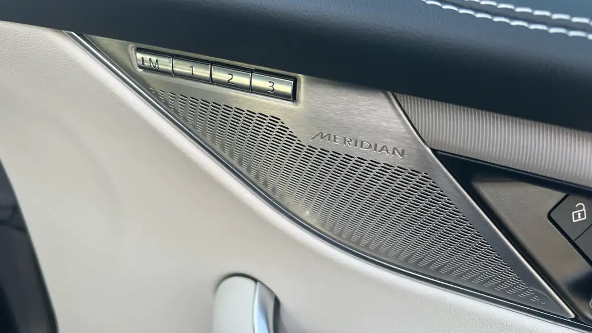 2023-jaguar-f-pace-20-d200-r-dynamic-se-black-big-29