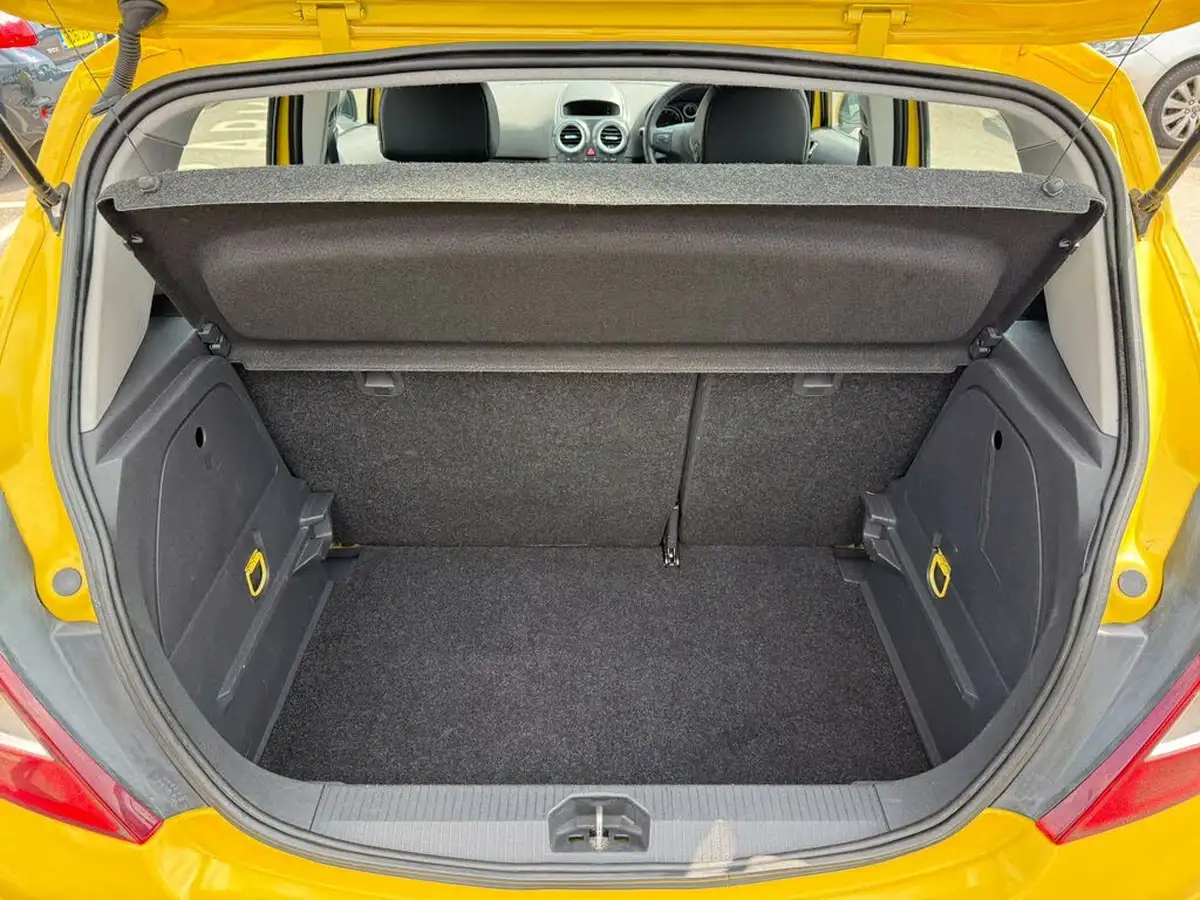 2012-vauxhall-corsa-big-25