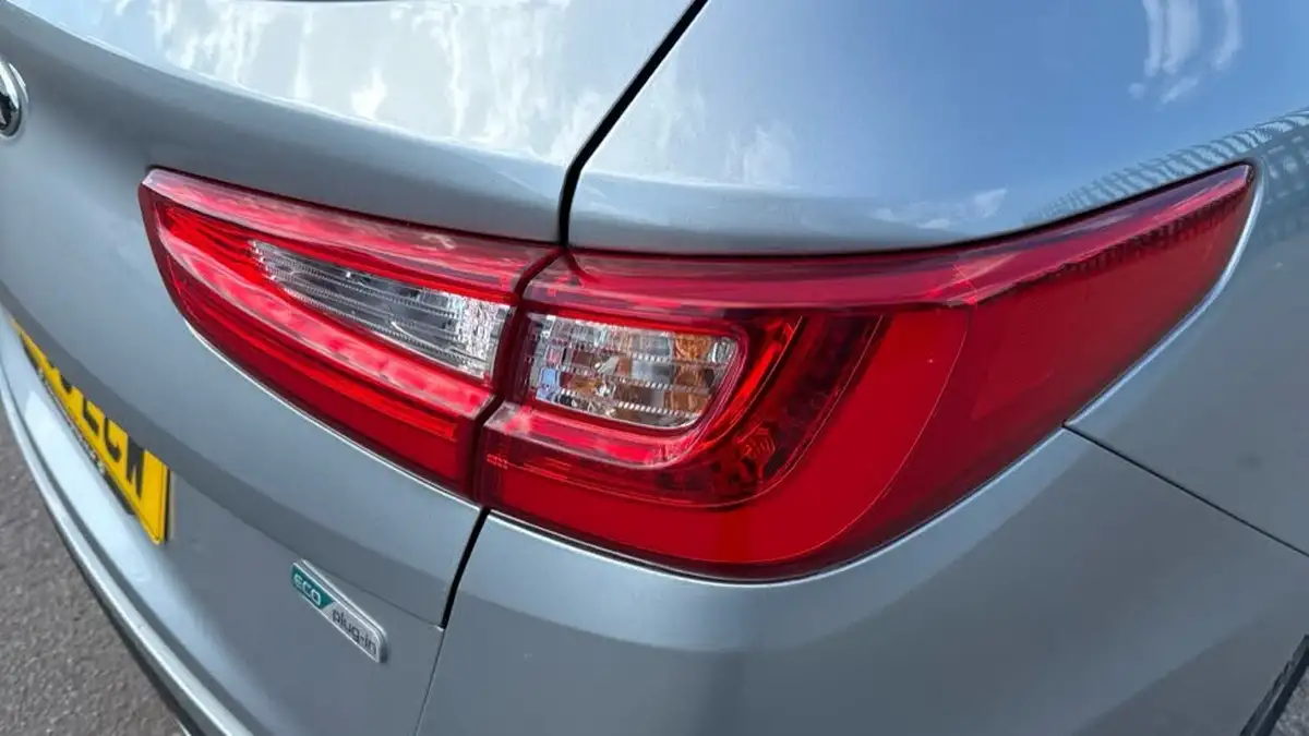 2020-kia-optima-20-gdi-phev-big-31