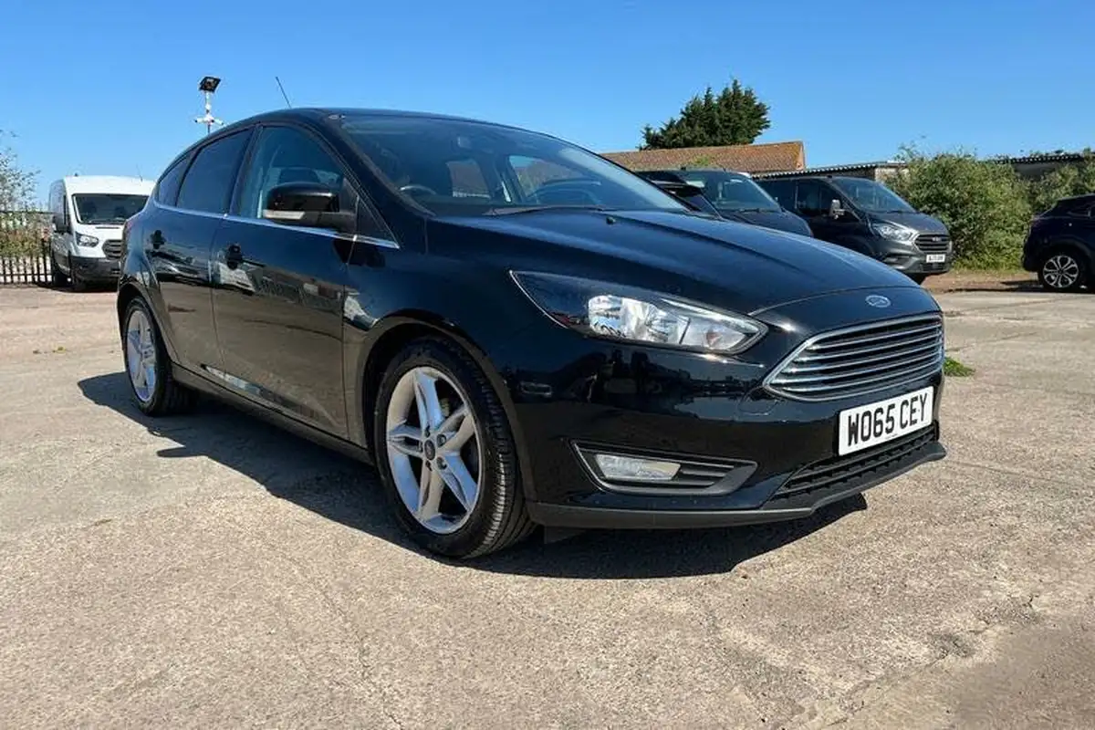 2016-ford-focus-15tdci-zetec-120ps-hatchback-big-34
