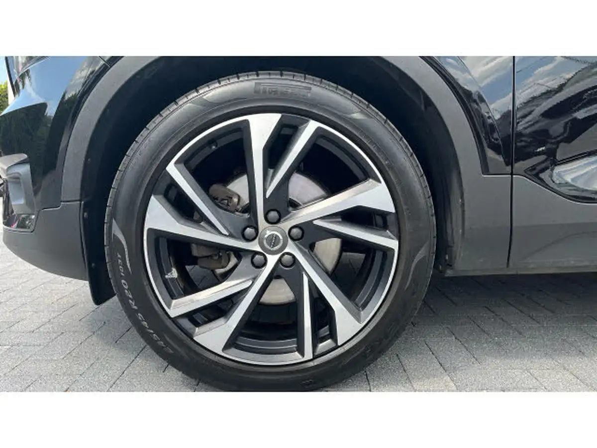 2020-volvo-xc40-20-b4-r-design-pro-big-15