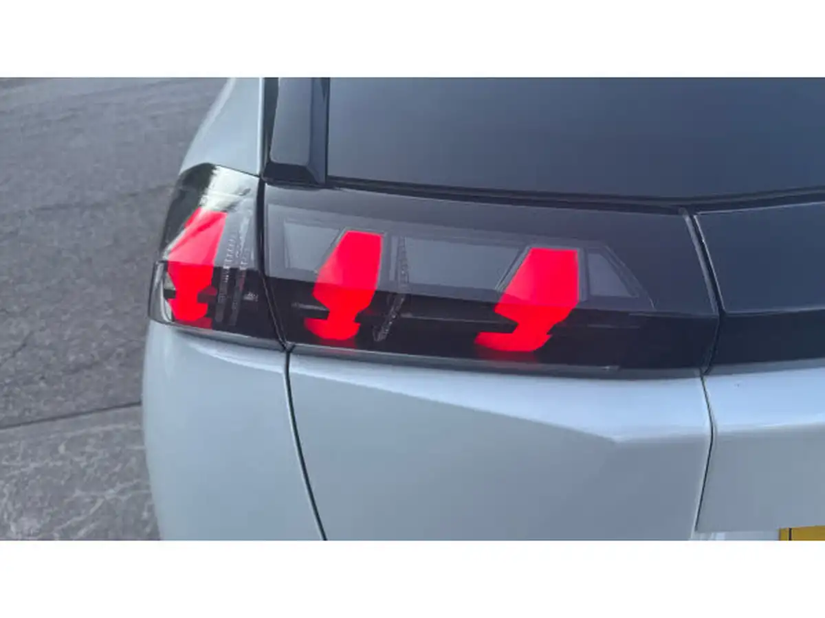 2022-peugeot-2008-suv-12-puretech-gt-big-31