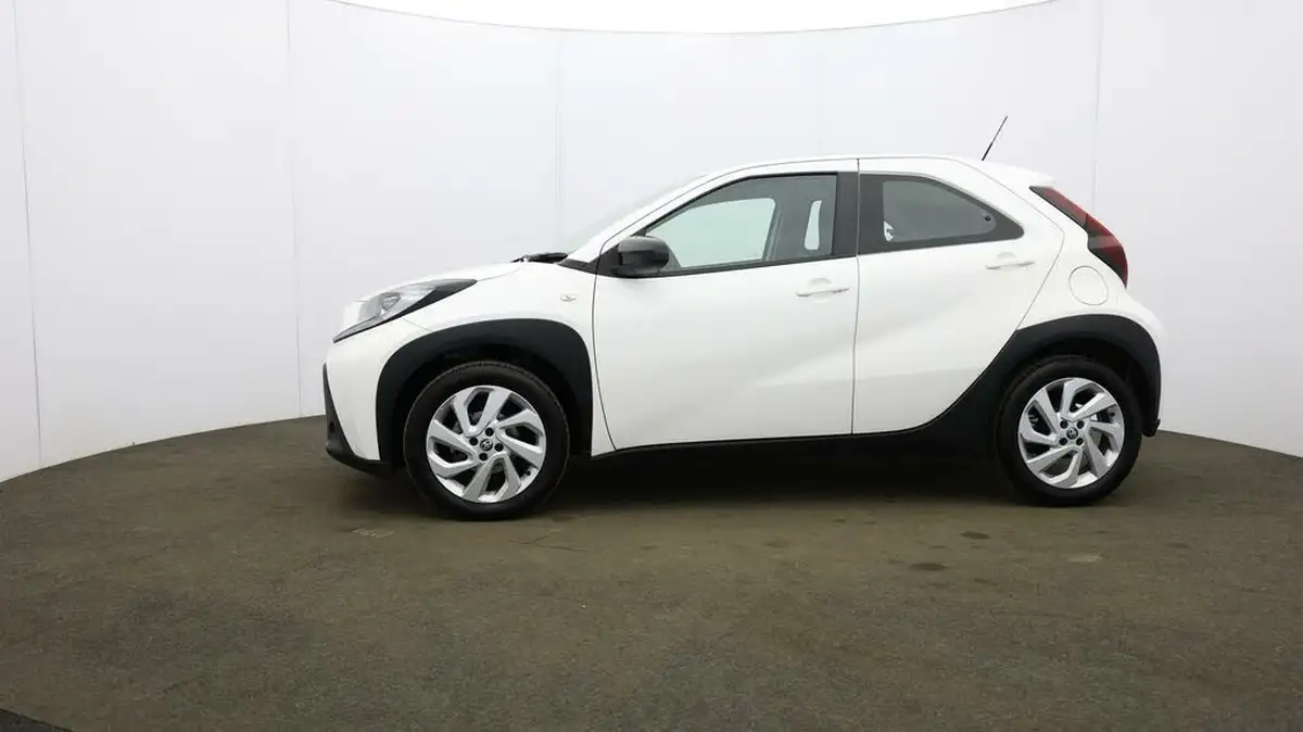 2023-toyota-aygo-x-10-vvt-i-pure-cvt-big-70