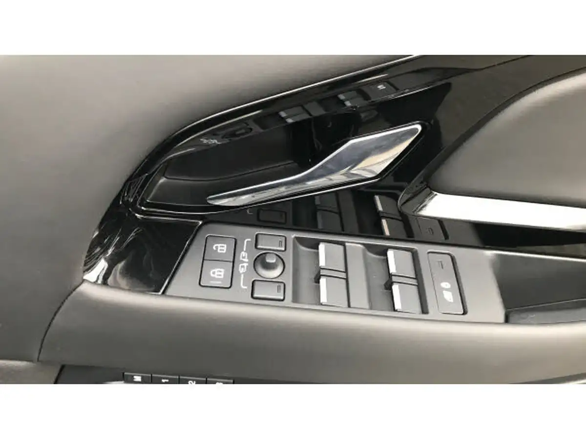 2024-land-rover-range-rover-evoque-20-d200-dynamic-hse-big-39