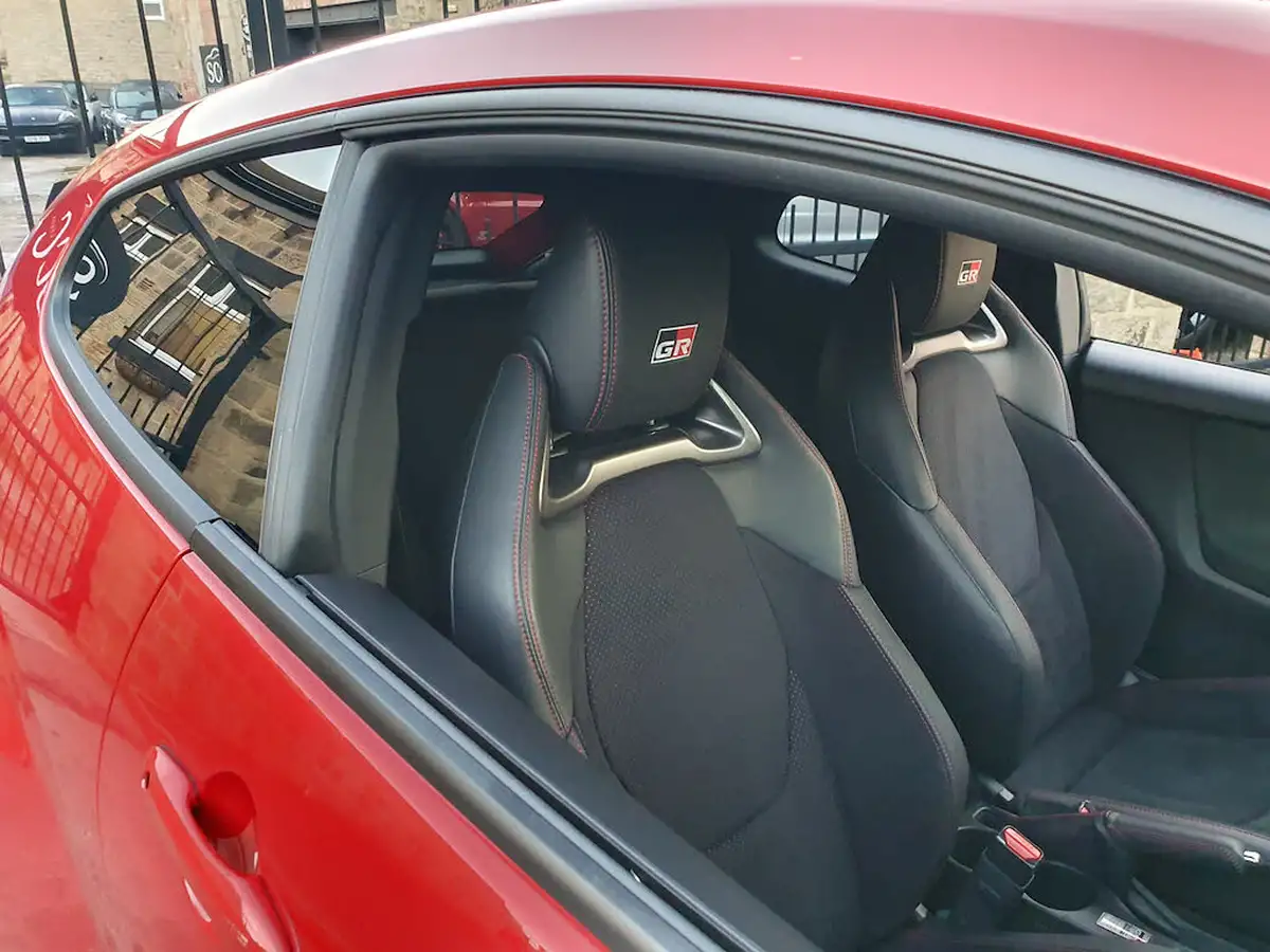 2021-toyota-yaris-16-gr-circuit-pack-big-21