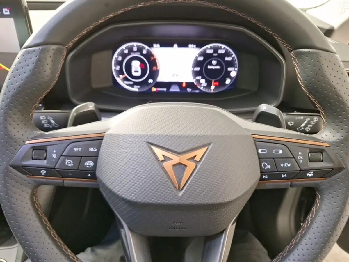 2024-cupra-leon-nf-15-etsi-v1-design-edition-hatchback-big-18