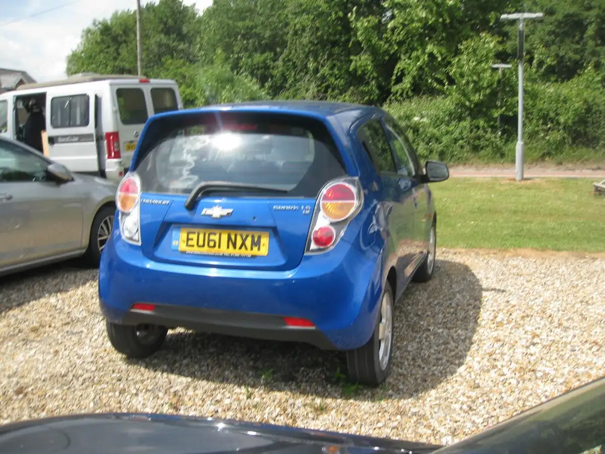 2011-chevrolet-spark-12-lt-big-6