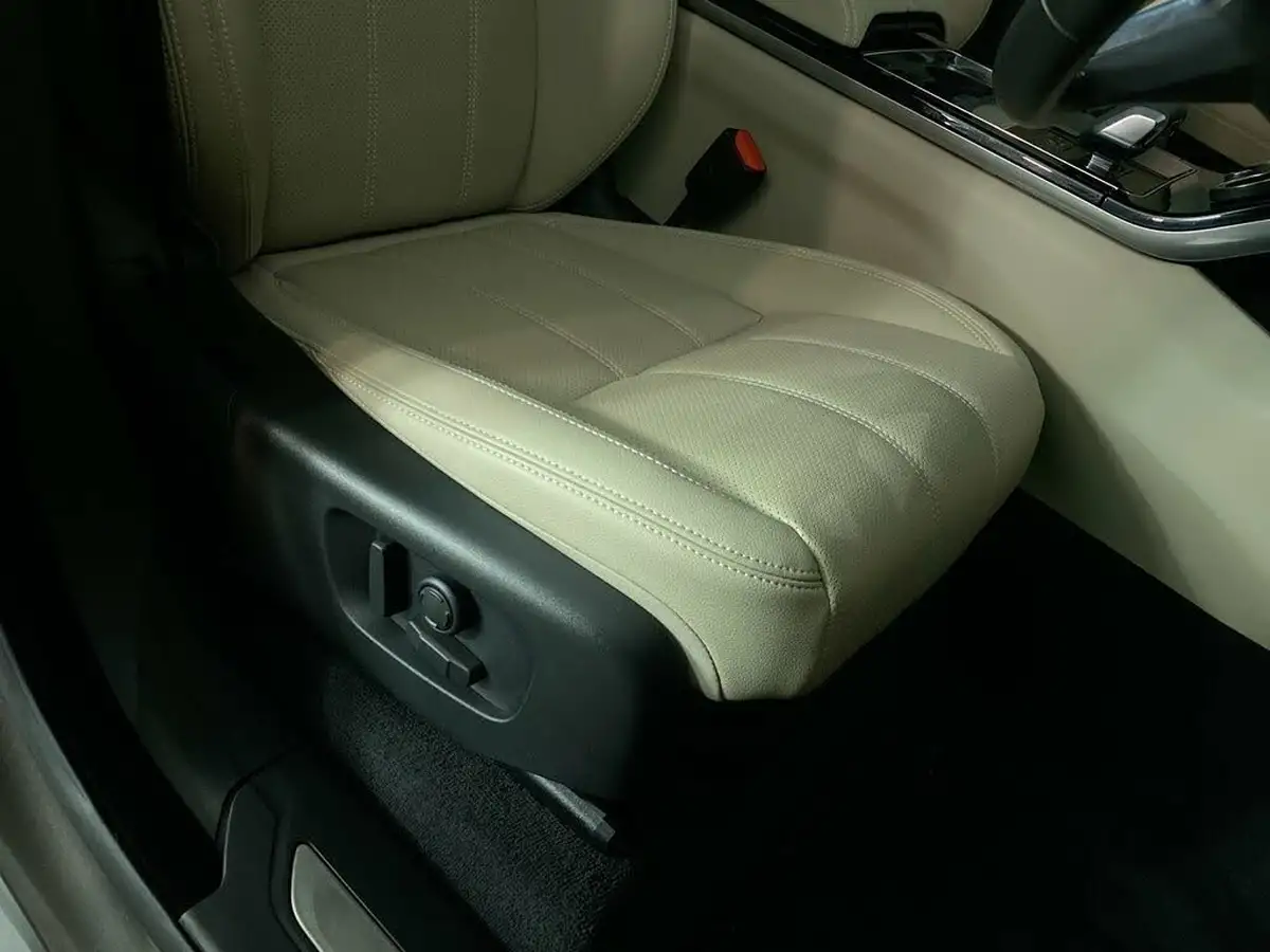 2023-land-rover-range-rover-velar-30-p400-hst-big-25