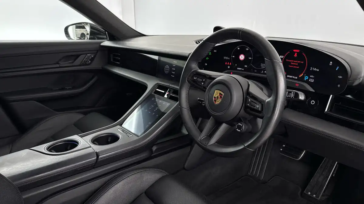 2020-porsche-taycan-e-turbo-big-8