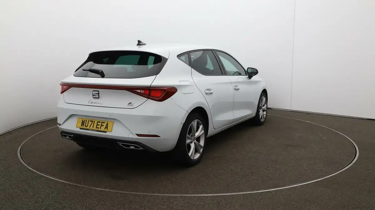 2021-seat-leon-14-e-hybrid-fr-hatchback-big-54