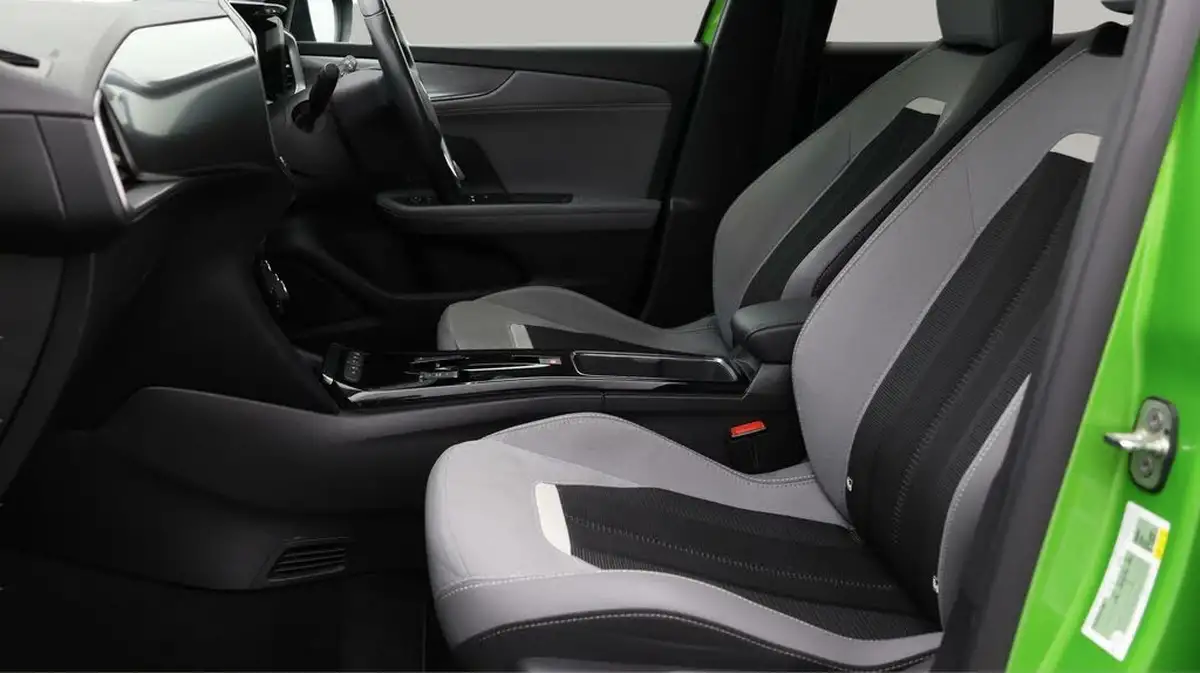 2022-vauxhall-mokka-e-elite-premium-big-13