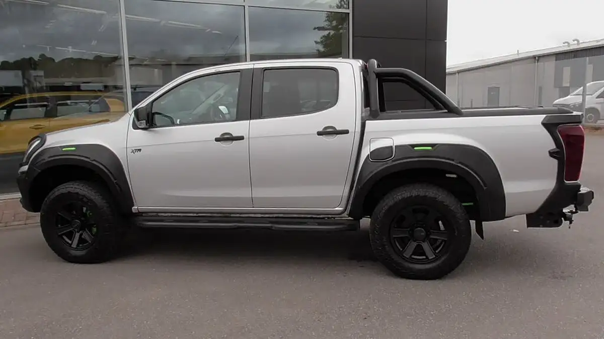 2021-isuzu-d-max-19td-xtr-nav-auto-big-3