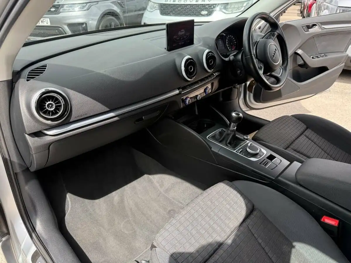 2014-audi-a3-14-tfsi-122ps-sportback-5d-big-30