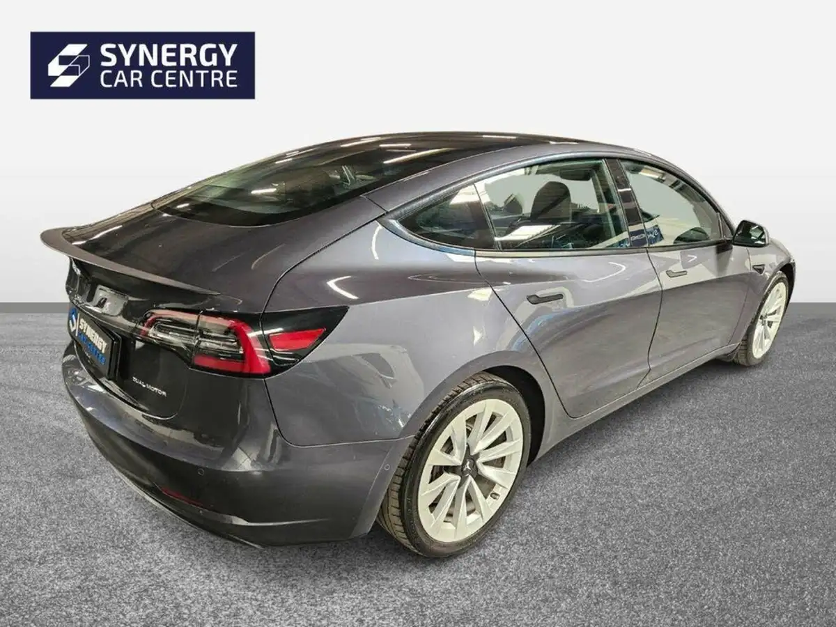 2020-tesla-model-3-e-long-range-big-4
