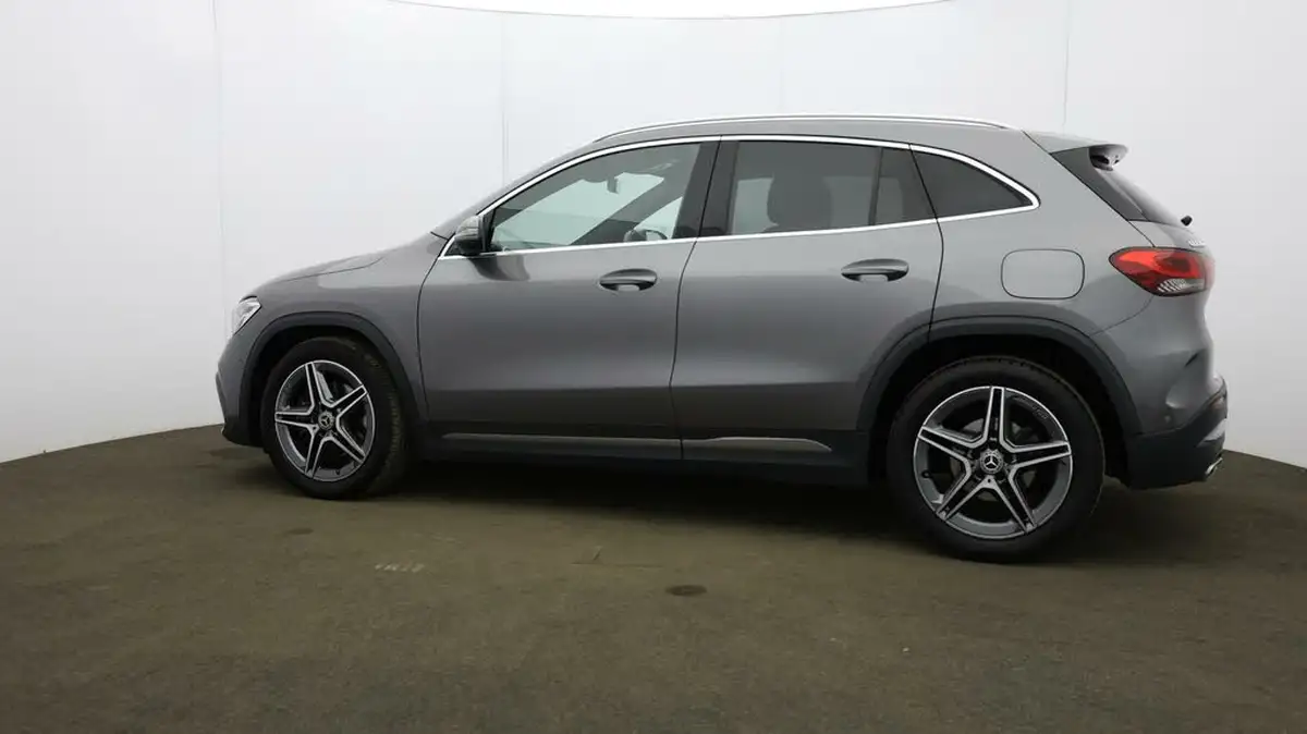 2022-mercedes-benz-gla-class-13-gla-200-amg-line-executive-big-67