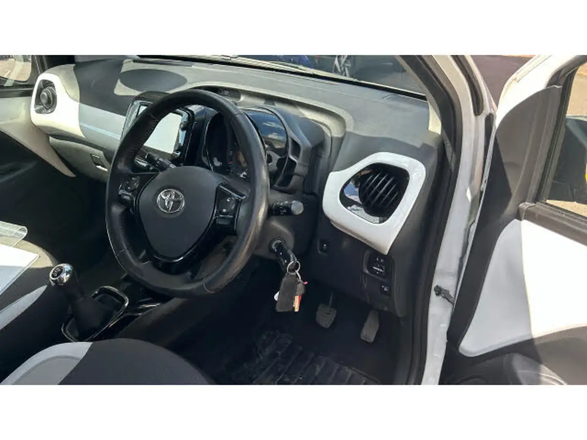 2018-toyota-aygo-10-vvt-i-x-style-71bhp-big-44