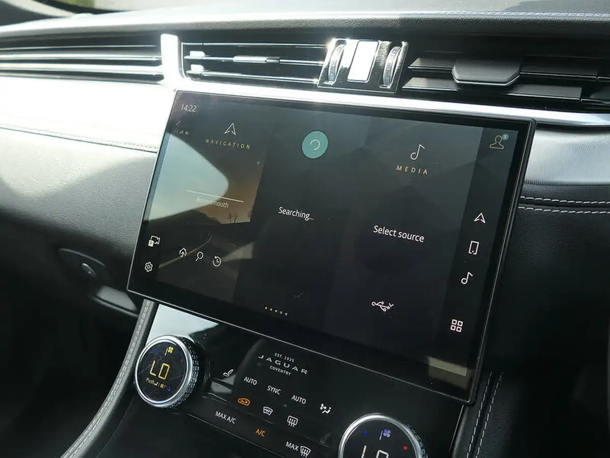 2021-jaguar-f-pace-20-d200-r-dynamic-s-mhev-big-12