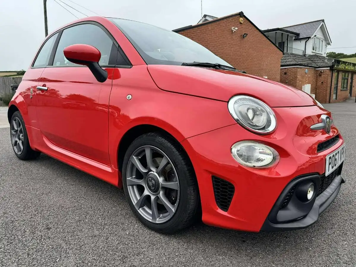 2017-abarth-595-14-tjet-big-1