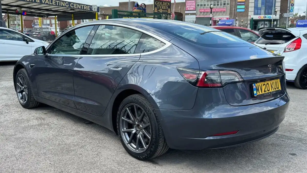 2020-tesla-model-3-e-standard-plus-big-5