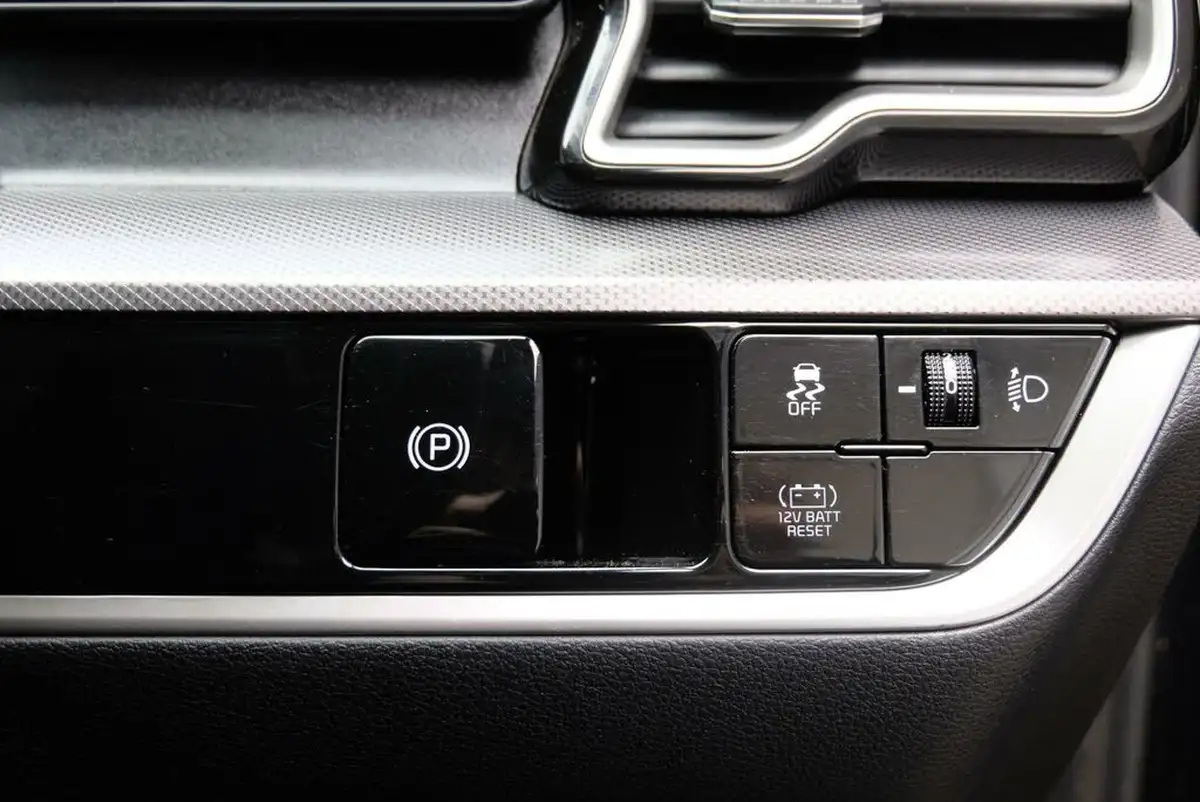2024-kia-sportage-16-t-gdi-3-207bhp-hev-auto-big-18