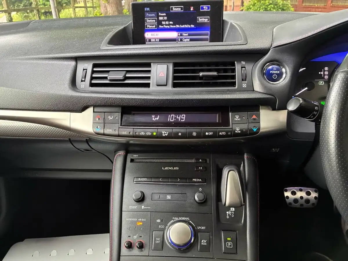 2014-lexus-ct-200h-18-f-sport-big-22