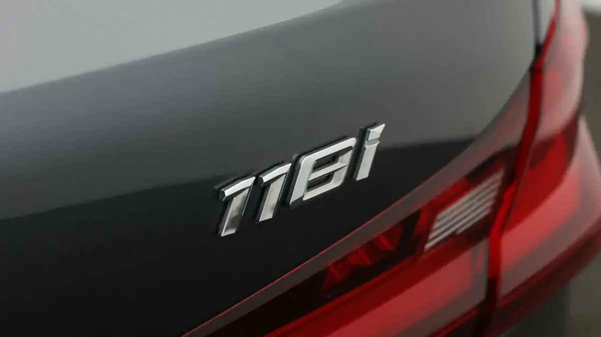 2020-bmw-1-series-15-118i-se-138bhp-big-20