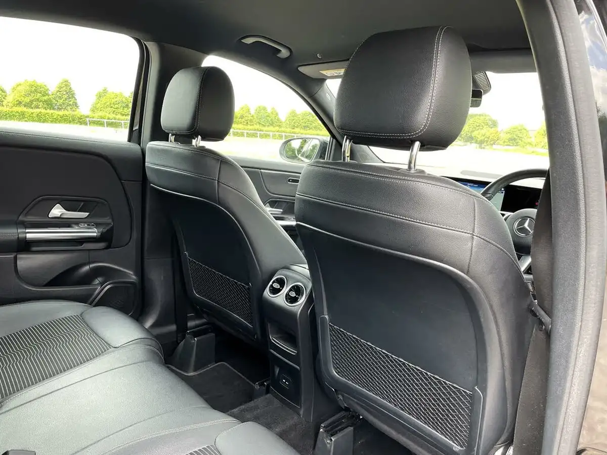 2021-mercedes-benz-gla-class-20d-gla-200d-sport-executive-big-25