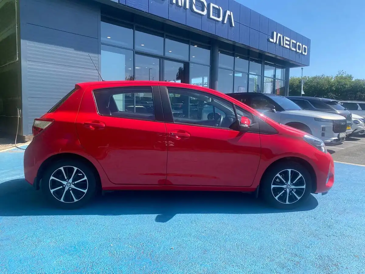 2019-toyota-yaris-15-vvt-i-icon-tech-111bhp-1496cc-big-7
