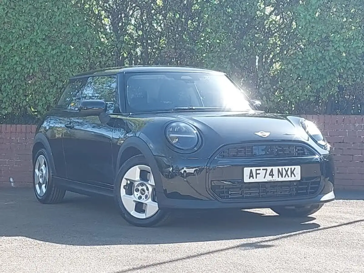 2024-mini-cooper-15-cooper-c-classic-3d-big-0