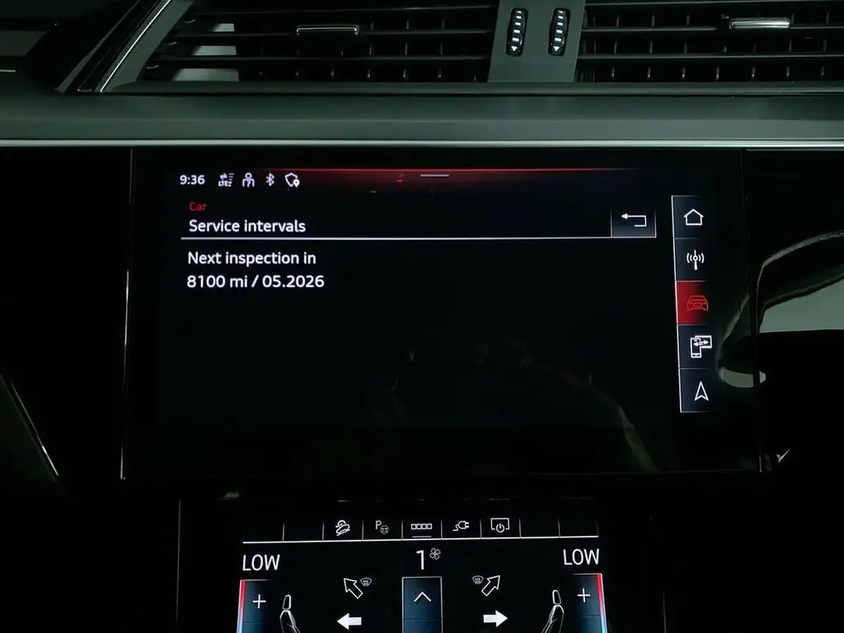 2022-audi-e-tron-55e-technik-station-wagon-big-36