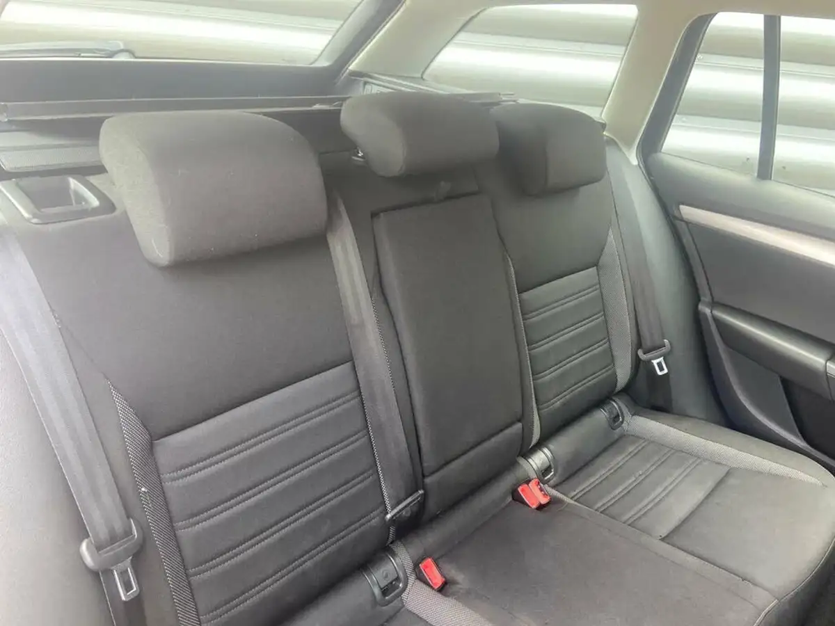 2018-skoda-octavia-16tdi-se-scr-estate-dsg-big-28