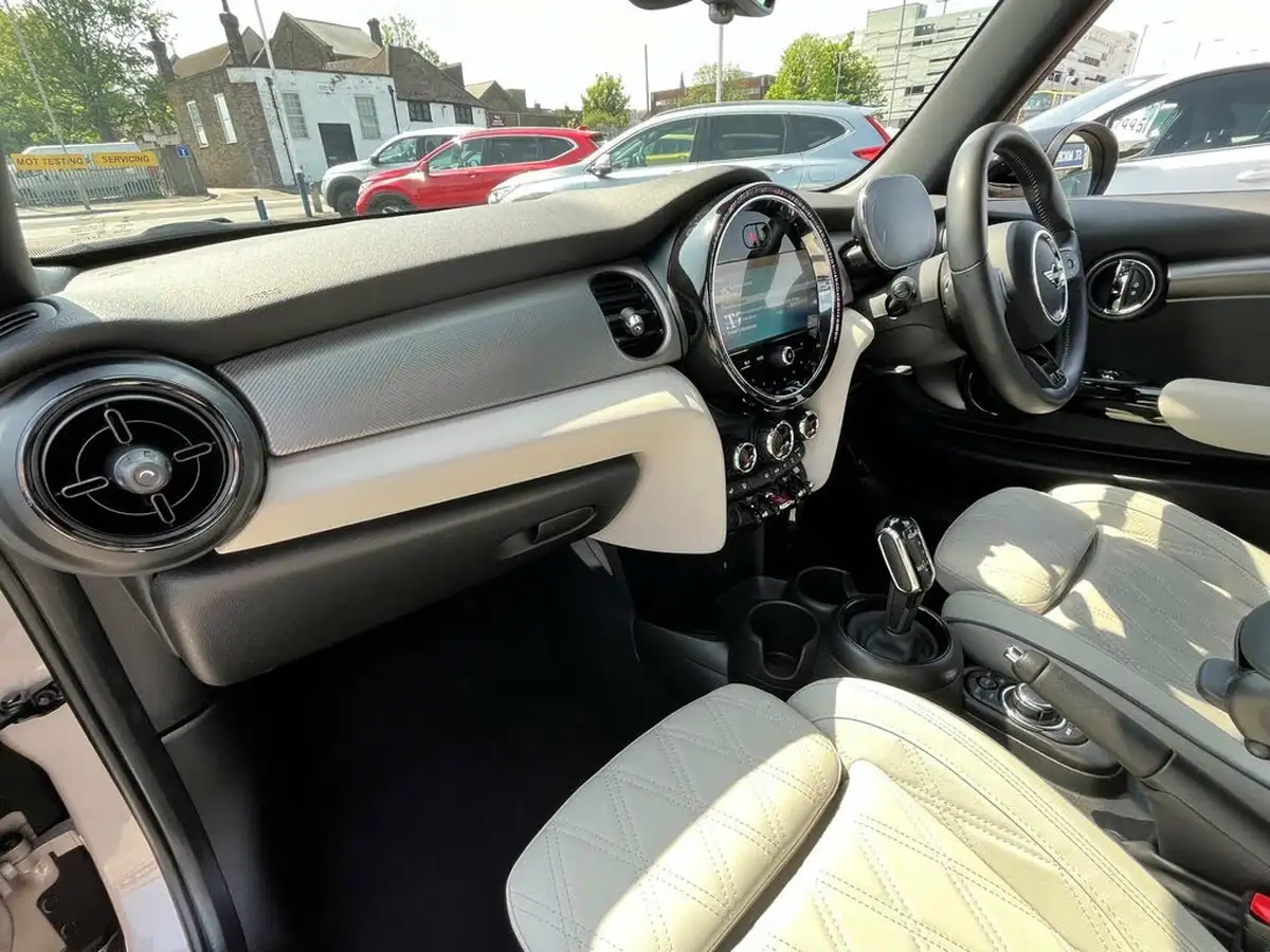 2022-mini-cooper-15-cooper-exclusive-premium-hatchback-3d-auto-big-16