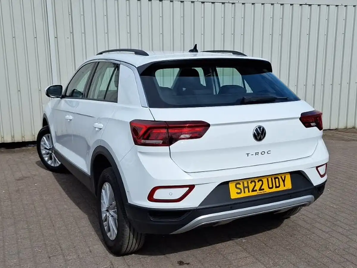 2022-volkswagen-t-roc-10-tsi-life-big-1