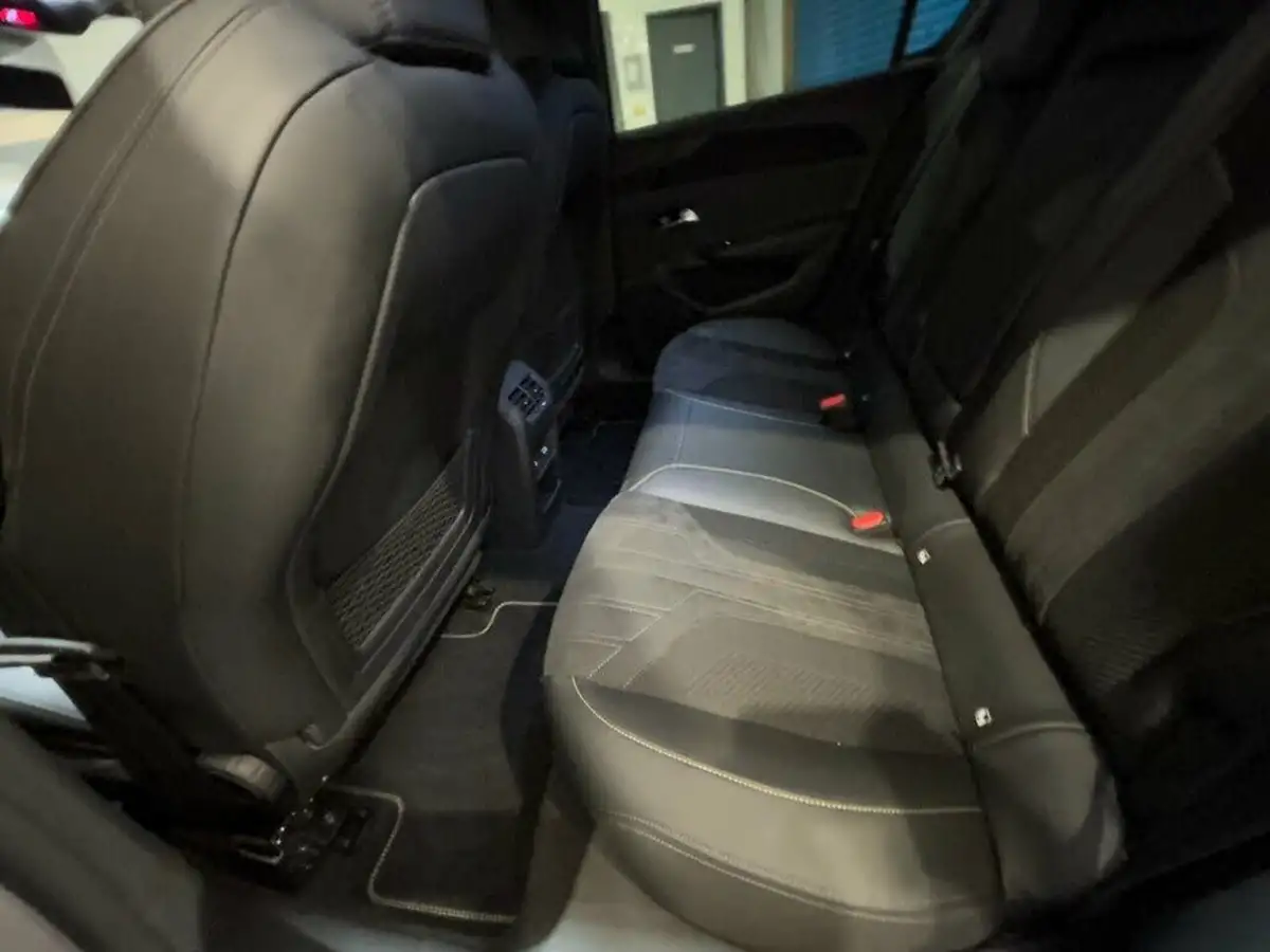 2024-peugeot-308-12-puretech-gt-130ps-ss-eat8-big-18