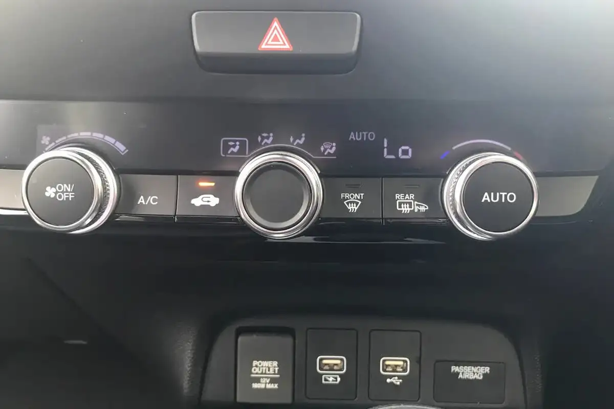 2022-honda-jazz-15-i-mmd-sr-109ps-big-19