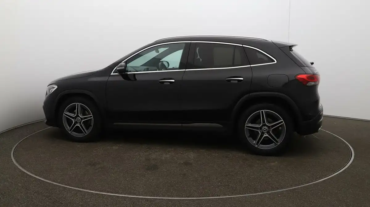 2022-mercedes-benz-gla-class-13-gla-180-amg-line-premium-big-49
