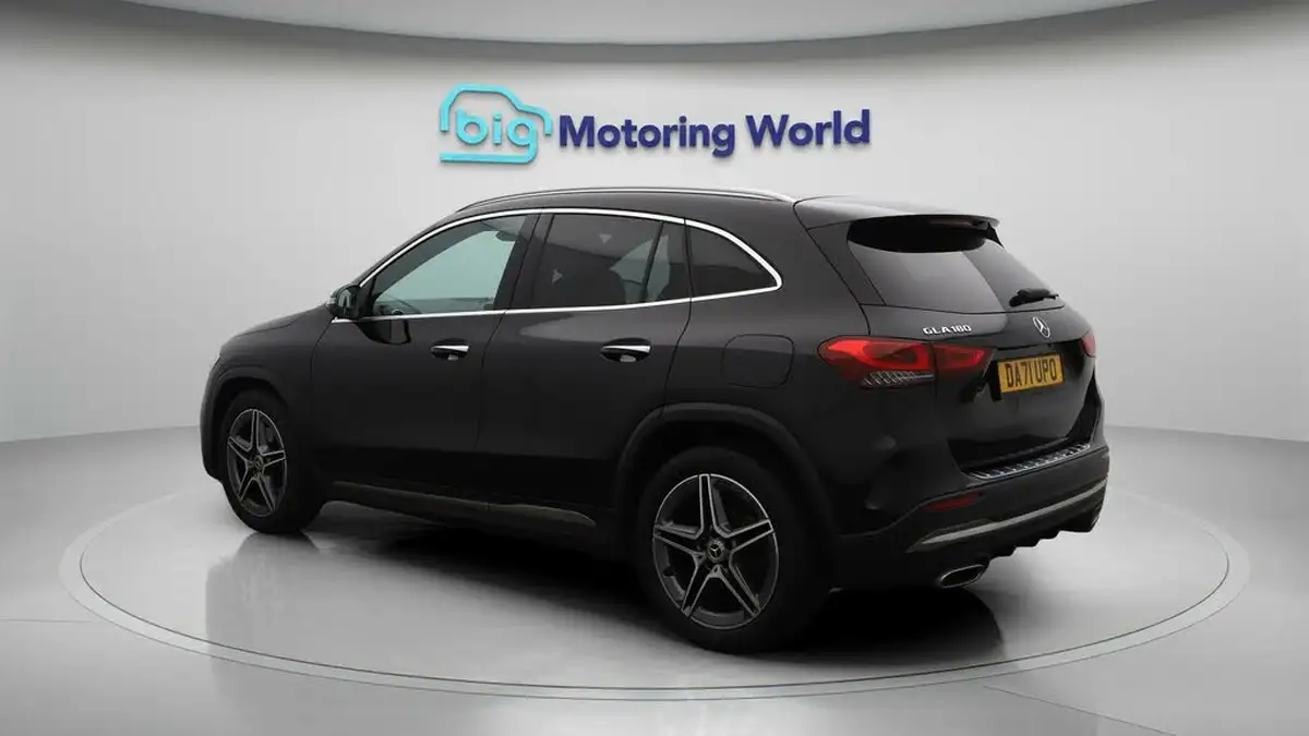 2022-mercedes-benz-gla-class-13-gla-180-amg-line-premium-big-5
