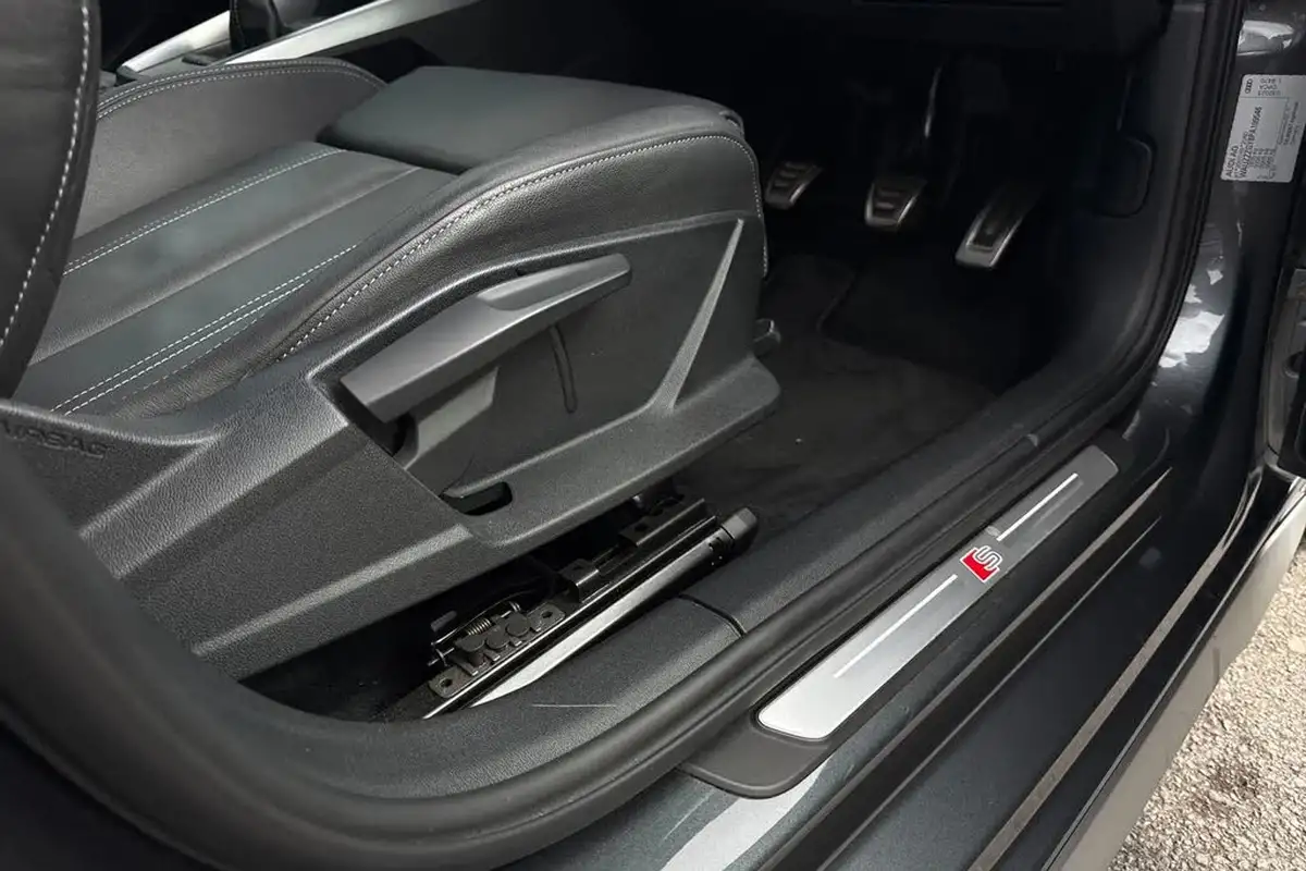 2023-audi-a3-15-35-tfsi-s-line-sportback-5d-big-31