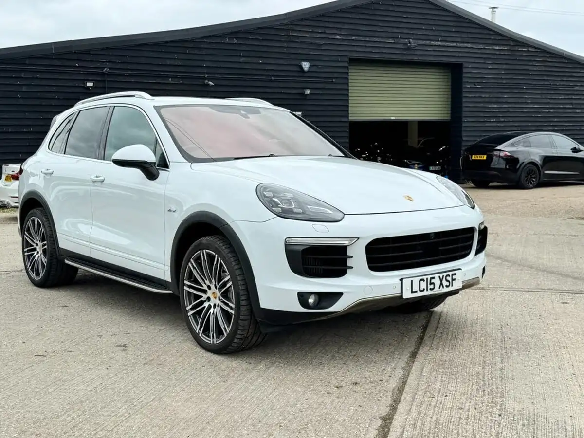 2015-porsche-cayenne-42td-s-big-0