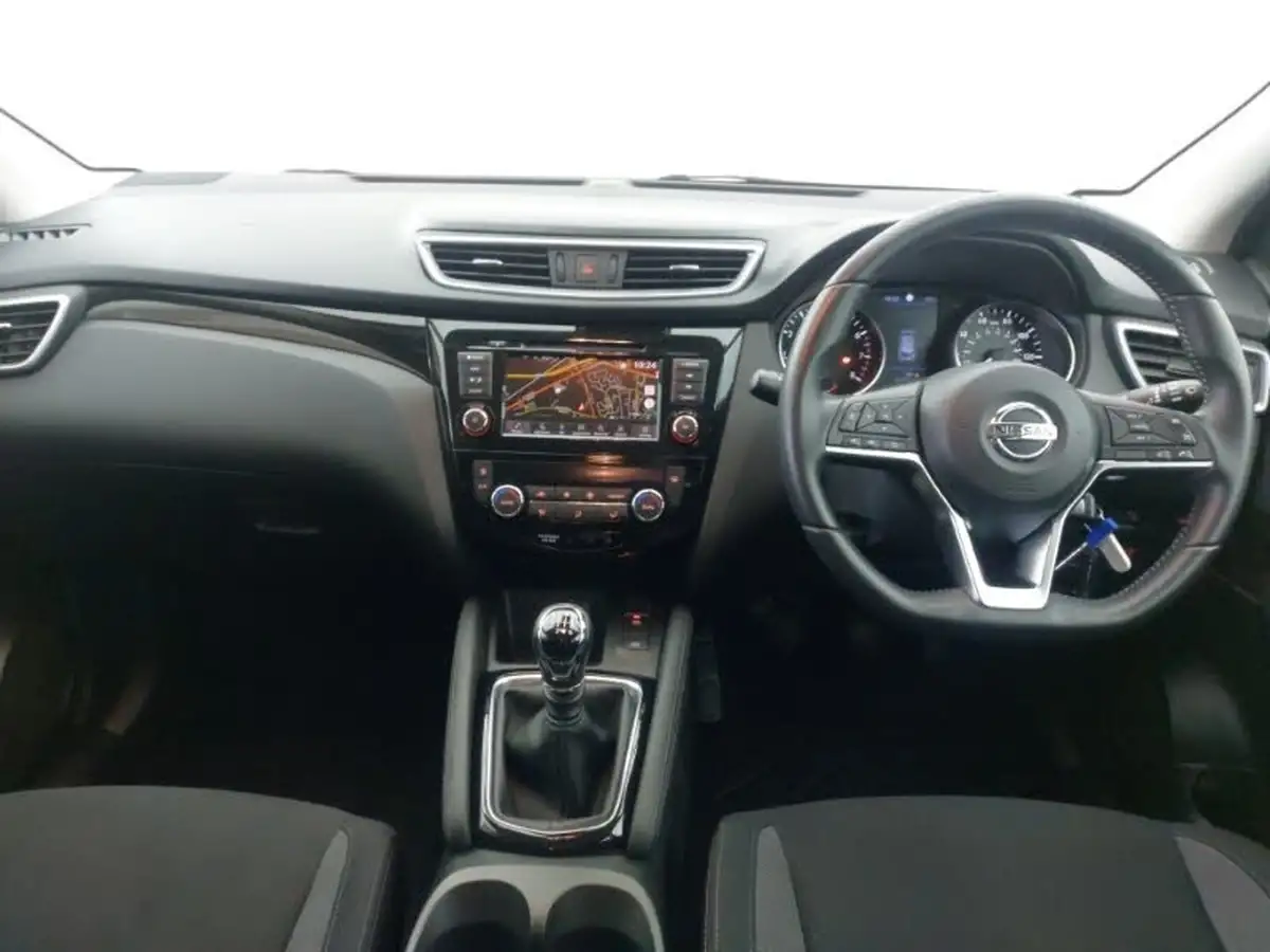 2020-nissan-qashqai-13-dig-t-acenta-premium-140ps-big-2